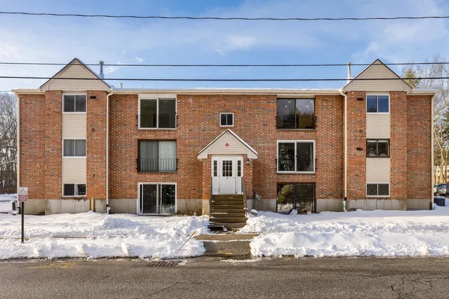 $275,000 | 4 Brookside Drive, Unit 10, Exeter, NH 03833