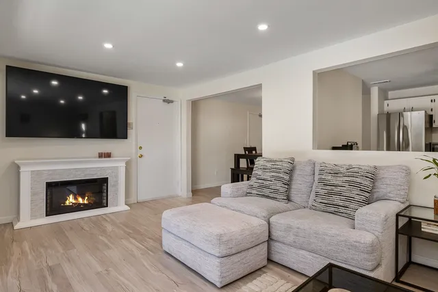 $275,000 | 4 Brookside Drive, Unit 10, Exeter, NH 03833