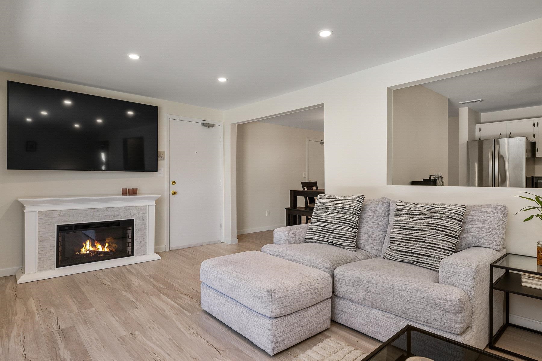 4 Brookside Drive, Unit 10 Exeter, NH 03833 - Photo 5 of 25