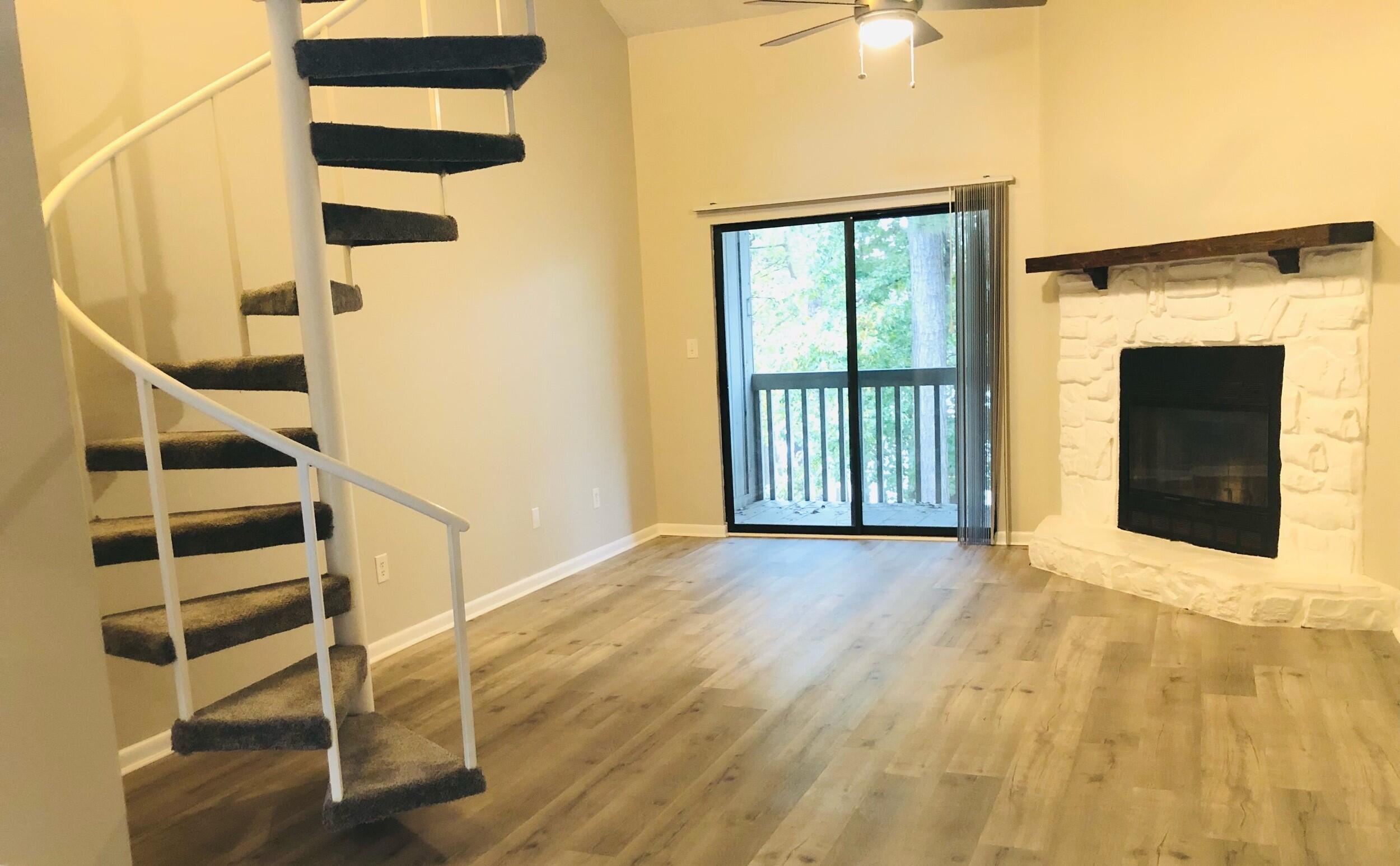 405 Harbison Boulevard, Unit 624 Columbia, SC 29212 - Photo 2 of 8 Living Room
