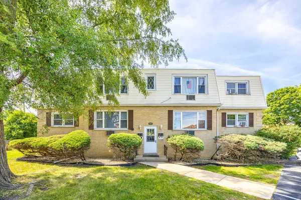 $1,750 | 4601 Vernon Avenue, Unit 1, Brookfield, IL 60513