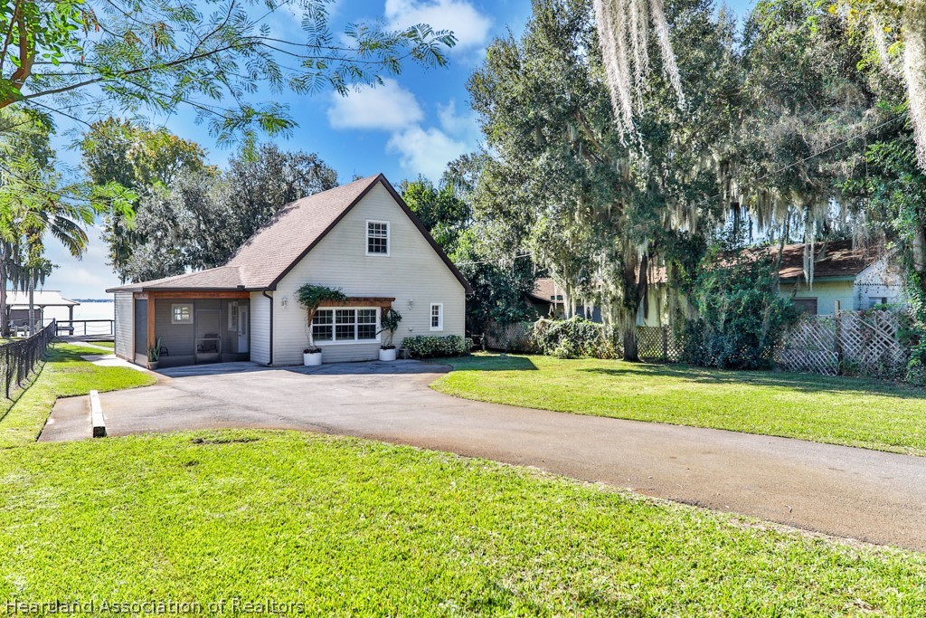 724 Lake June Road Lake Placid, FL 33852 - Photo 1 of 33 Gallery Image 1
