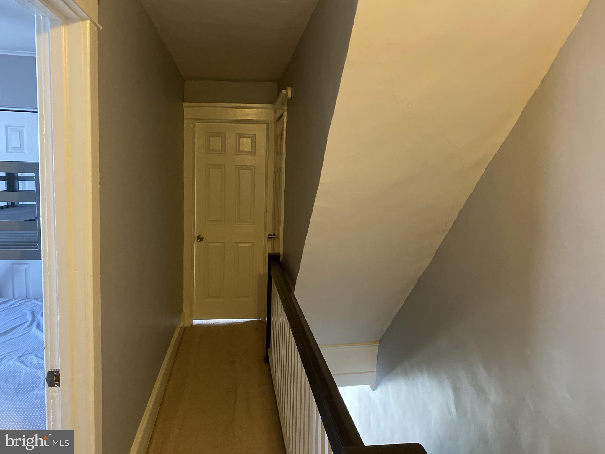 262 Powell Road Springfield, PA 19064 - Photo 22 of 40 Hall