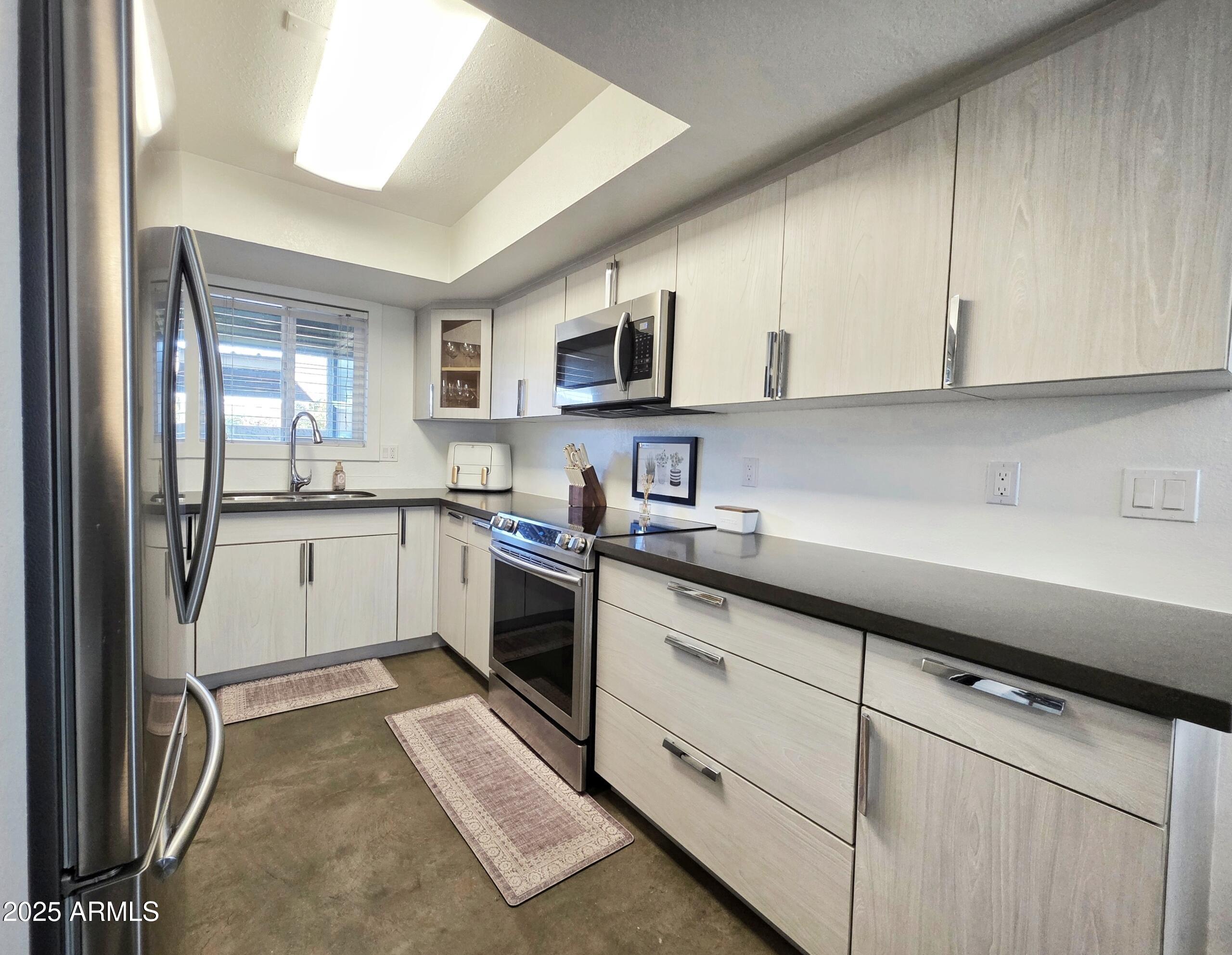 4050 East Cactus Road, Unit 107 Phoenix, AZ 85032 - Photo 5 of 20 1000034117-scaled