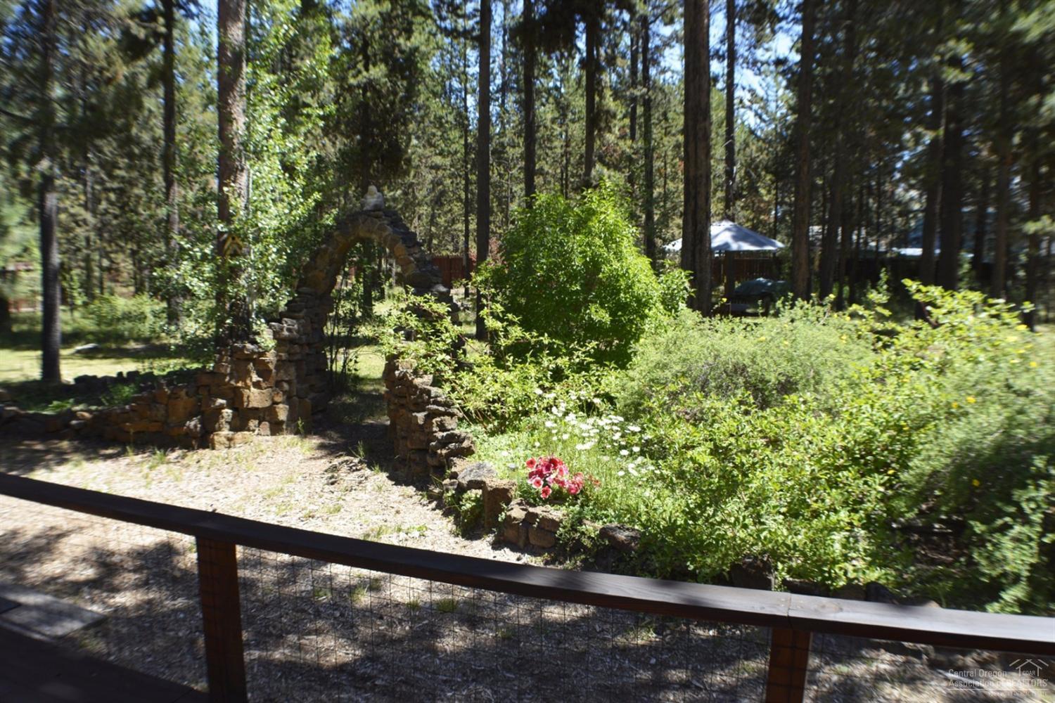 16933 Rosemead Road Bend, OR 97707 - Photo 16 of 23