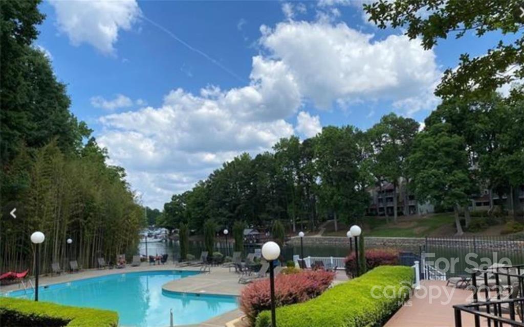 19819 Henderson Road, Unit B Cornelius, NC 28031 - Photo 4 of 16 Gallery Image 4