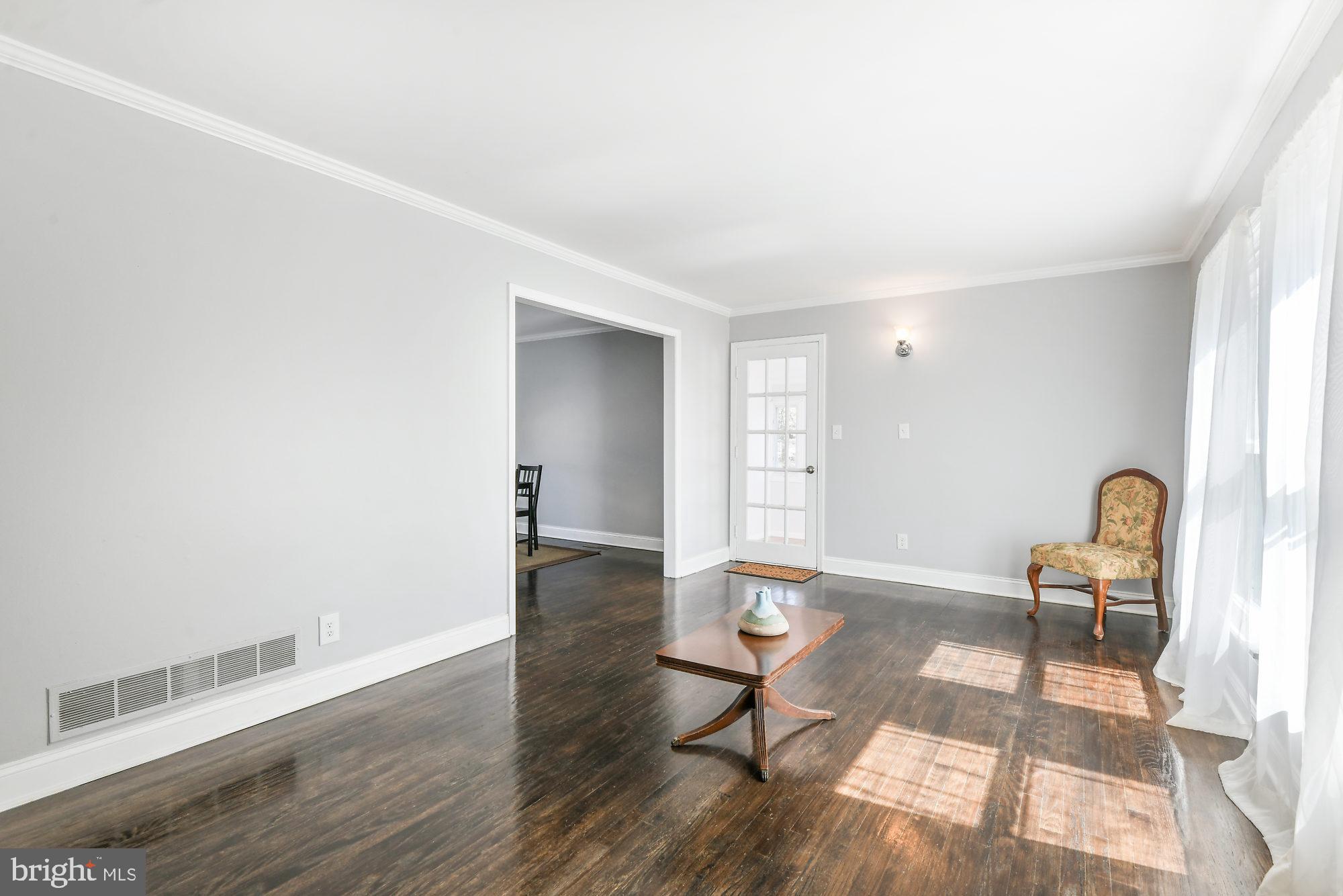 1308 Frederick Road Baltimore, MD 21228 - Photo 4 of 34