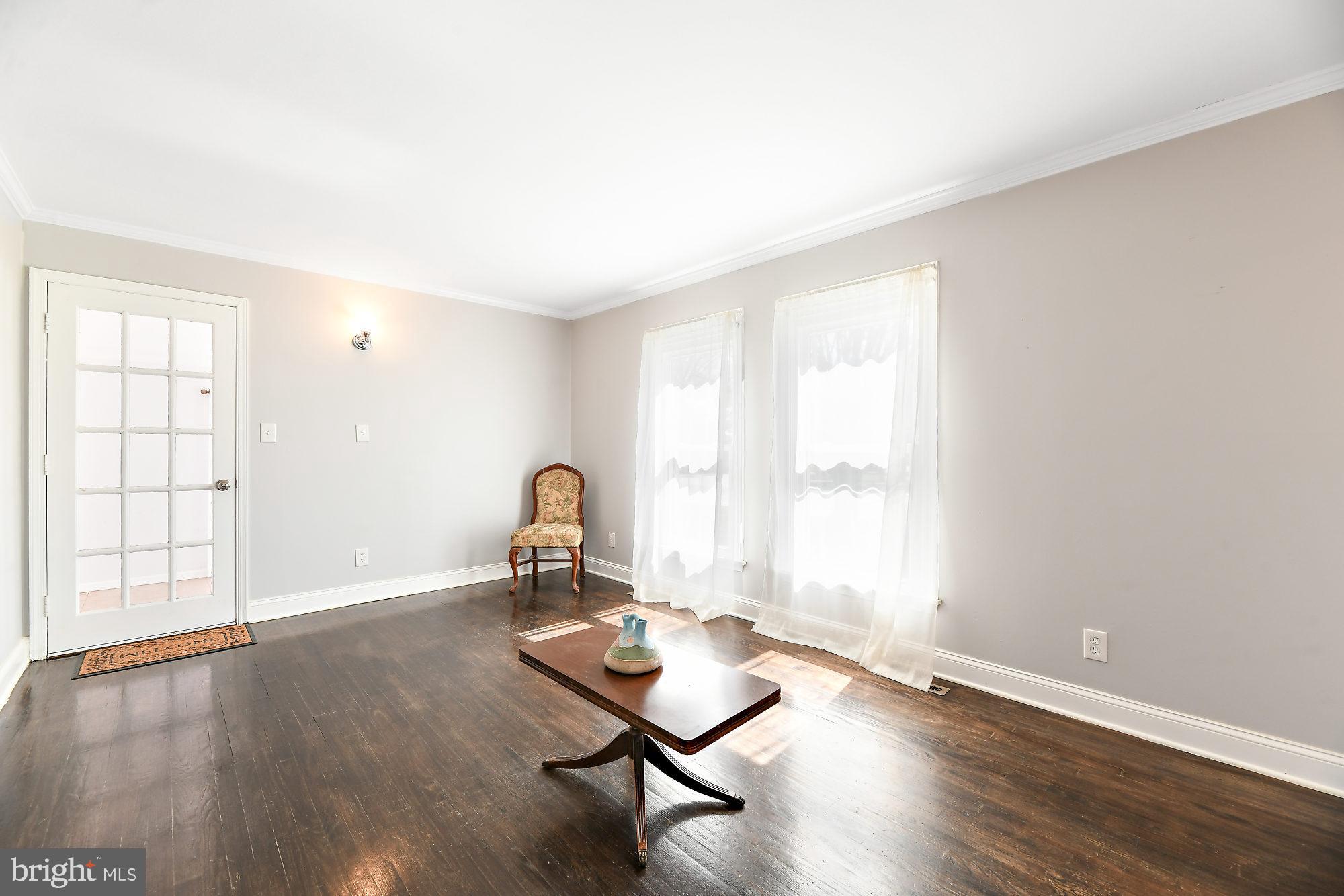 1308 Frederick Road Baltimore, MD 21228 - Photo 5 of 34
