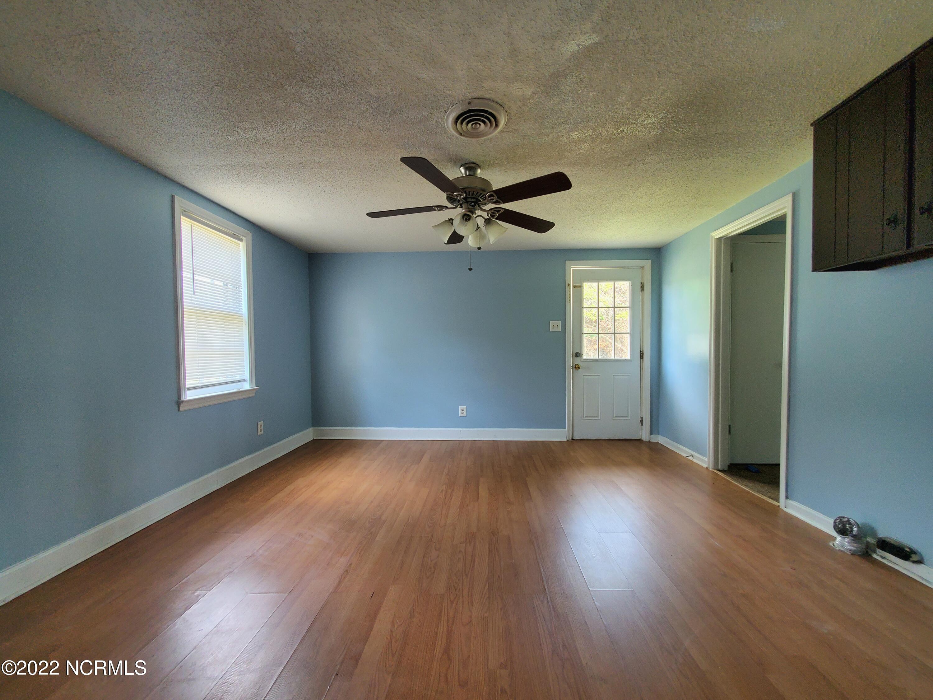 106 North Secrest Street Kinston, NC 28501 - Photo 16 of 34 20220731_121509