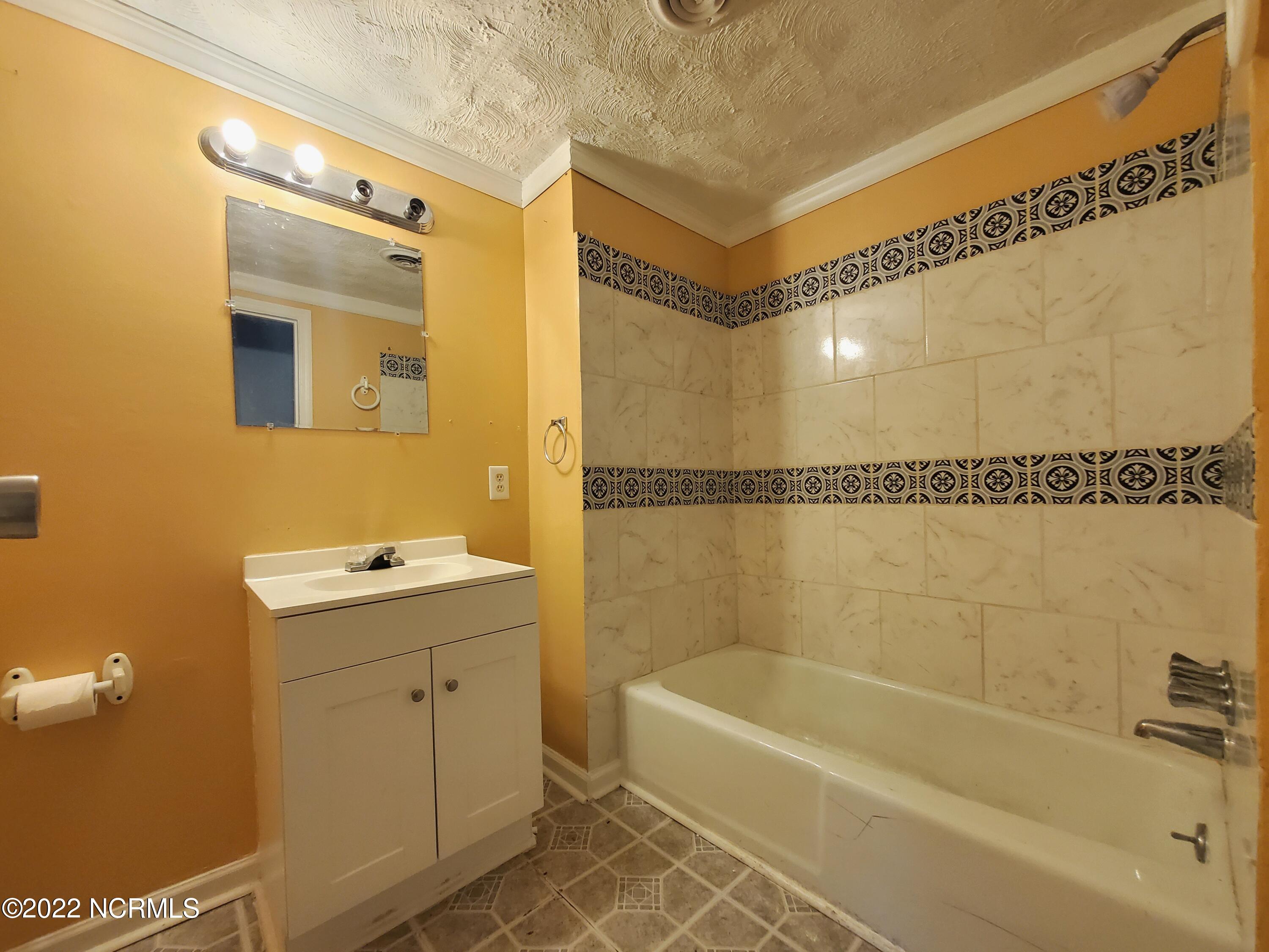 106 North Secrest Street Kinston, NC 28501 - Photo 18 of 34 20220731_120428