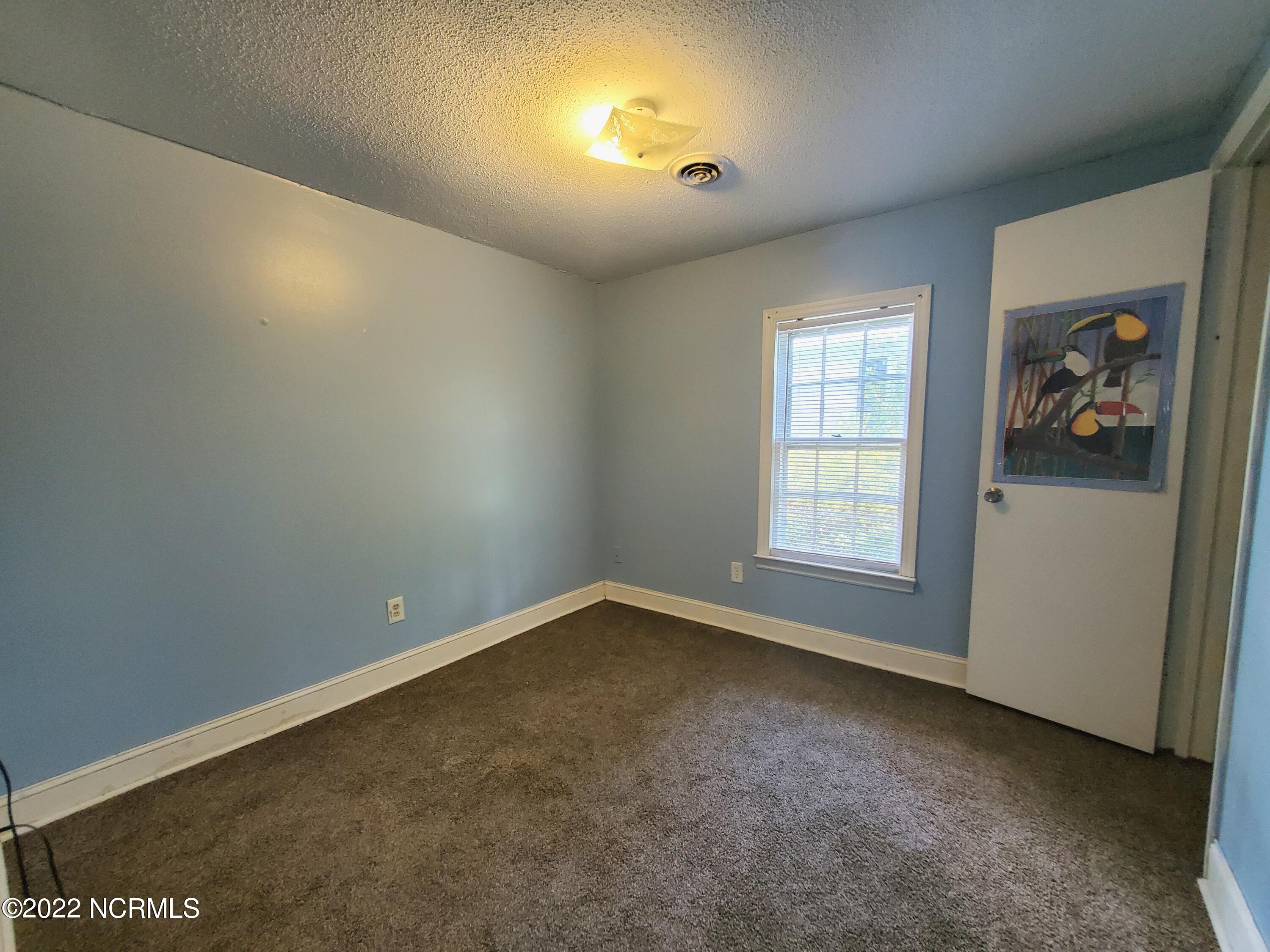 106 North Secrest Street Kinston, NC 28501 - Photo 20 of 34 20220731_120800