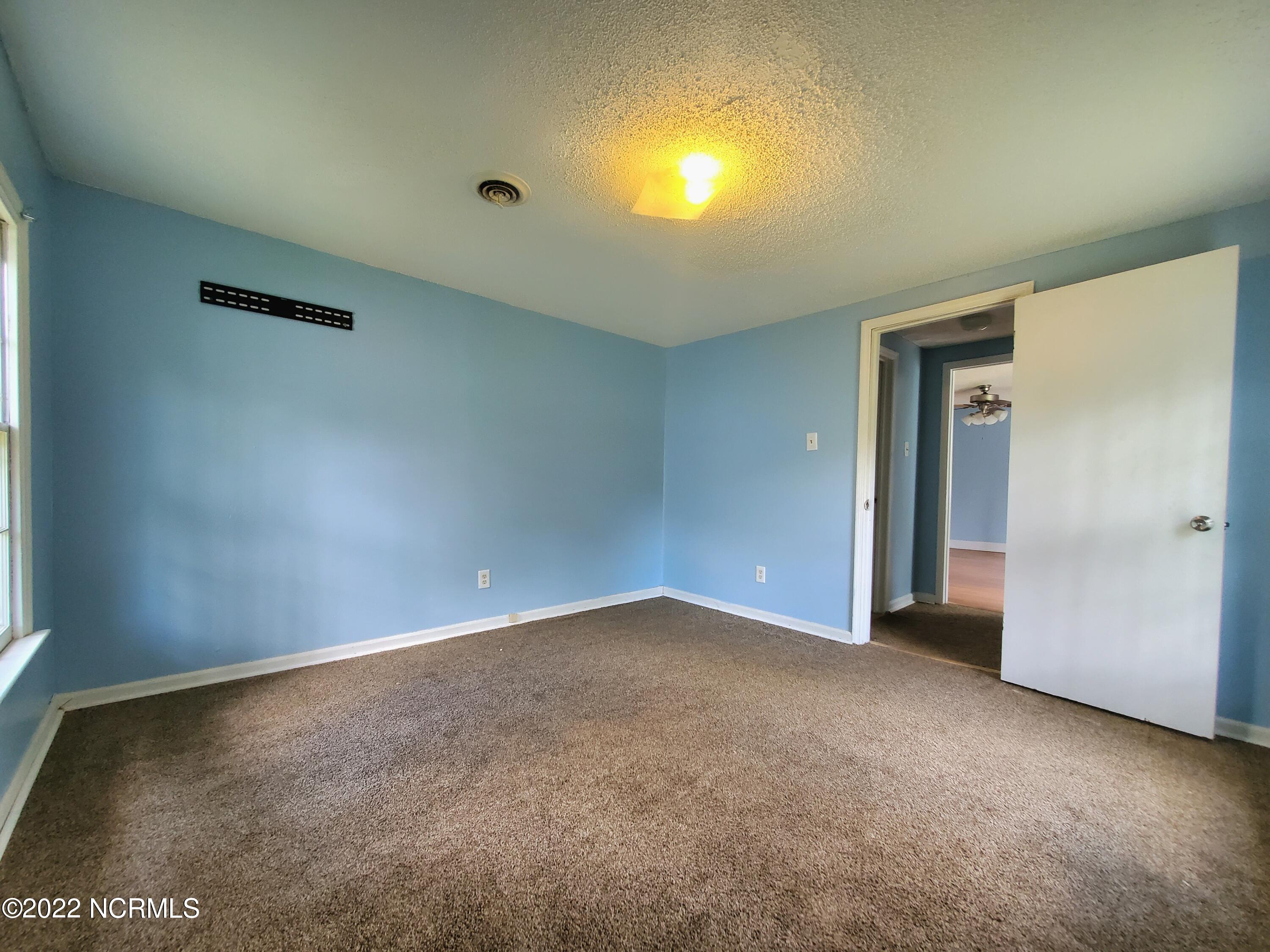 106 North Secrest Street Kinston, NC 28501 - Photo 25 of 34 20220731_121010