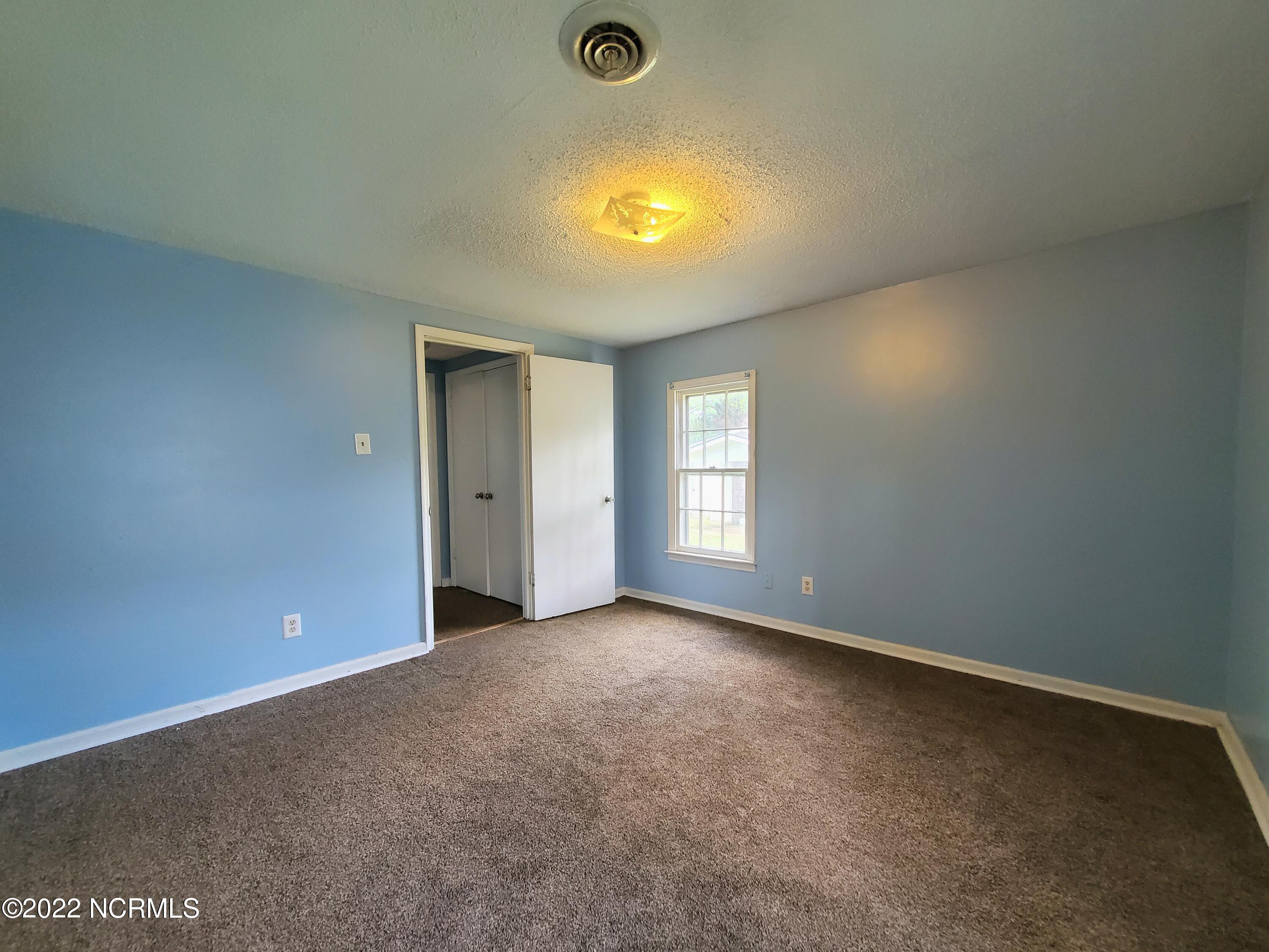 106 North Secrest Street Kinston, NC 28501 - Photo 26 of 34 20220731_121020