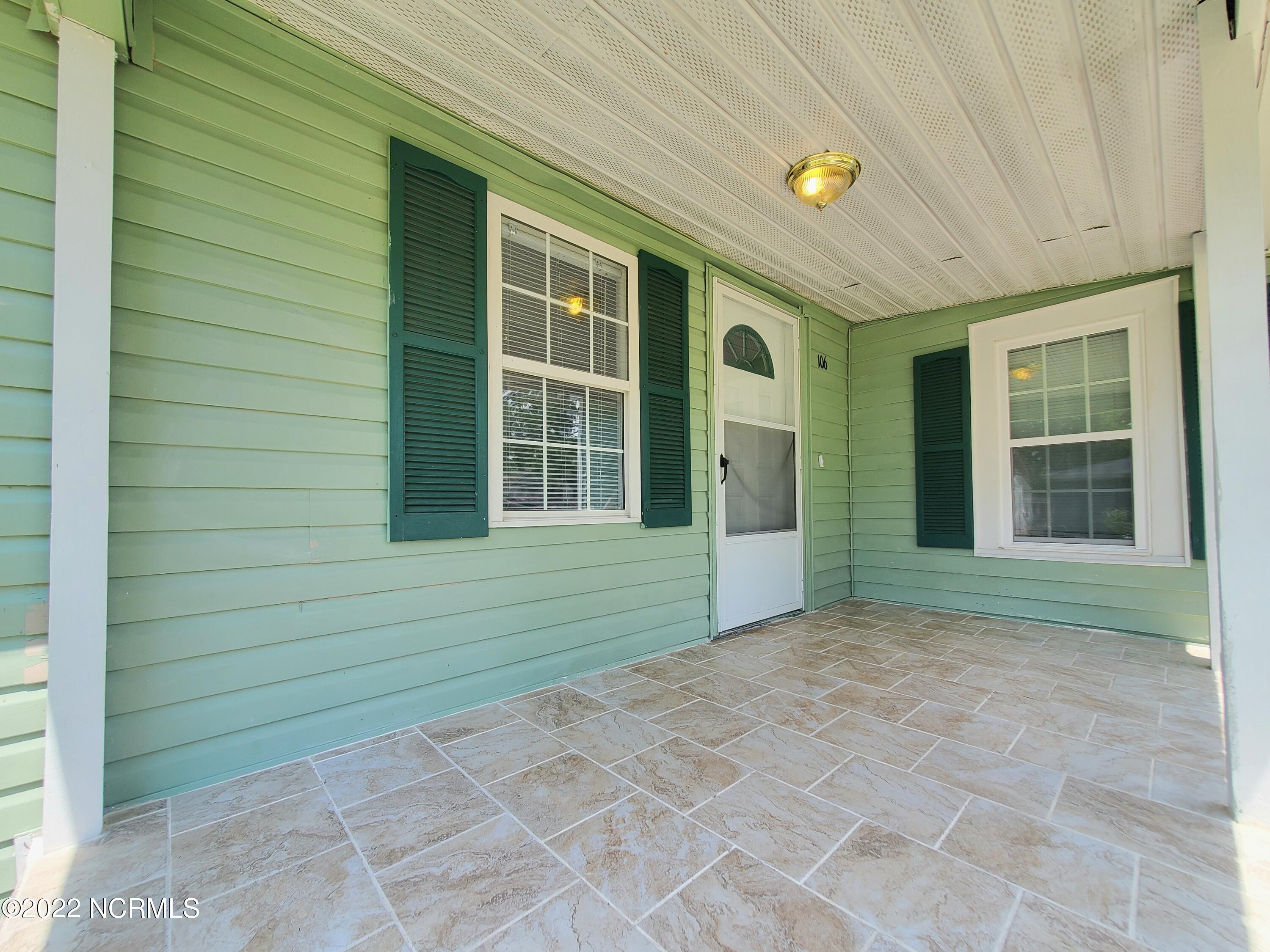 106 North Secrest Street Kinston, NC 28501 - Photo 5 of 34 20220731_121626