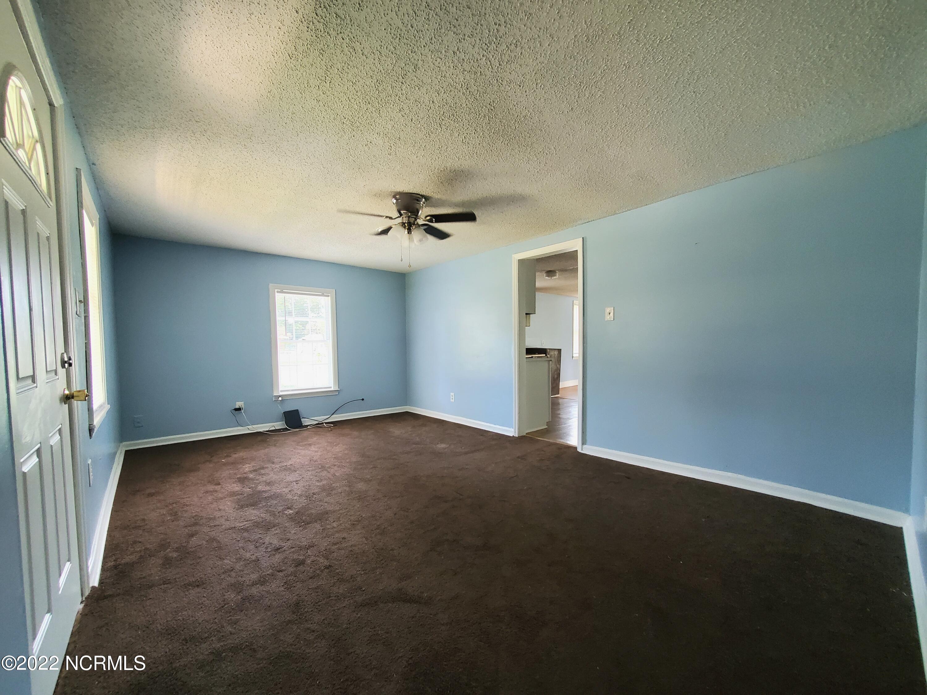 106 North Secrest Street Kinston, NC 28501 - Photo 7 of 34 20220731_121302