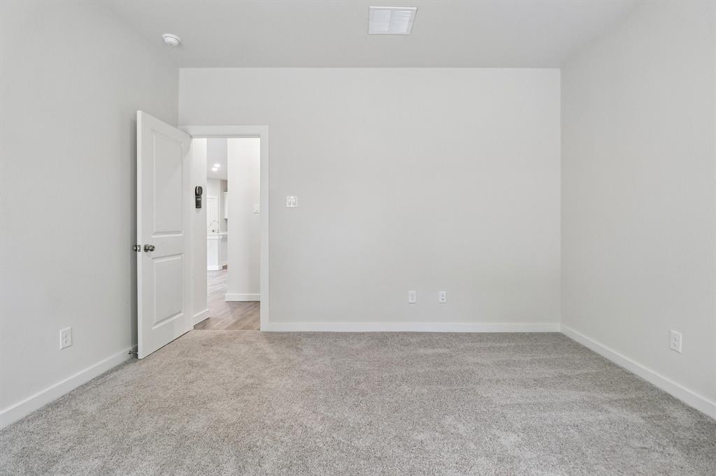 359 Declan Street Springtown, TX 76082 - Photo 18 of 38