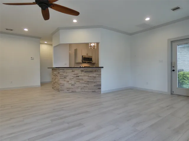 $1,525 | 4832 FM 2218 Road, Unit B, Rosenberg, TX 77469