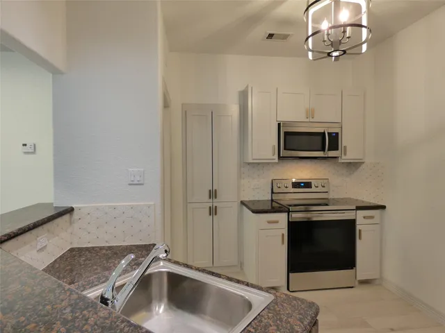 $1,525 | 4832 FM 2218 Road, Unit B, Rosenberg, TX 77469