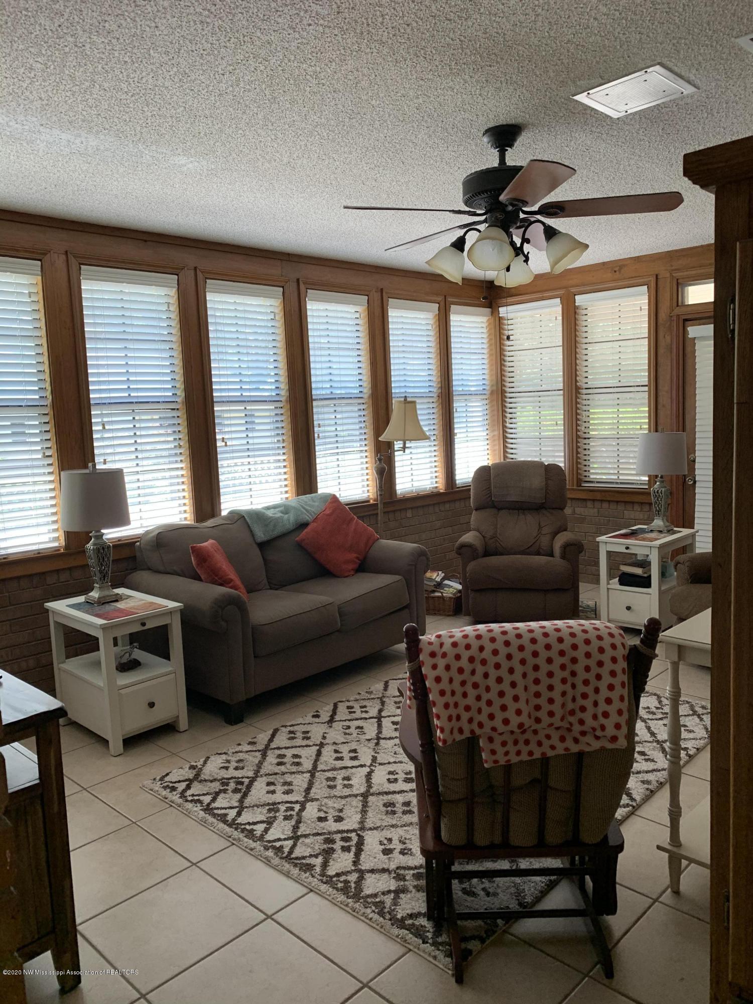 1719 West Oak Grove Road Hernando, MS 38632 - Photo 14 of 33 95CD236F-C2A5-4453-8CF6-204BBD446905