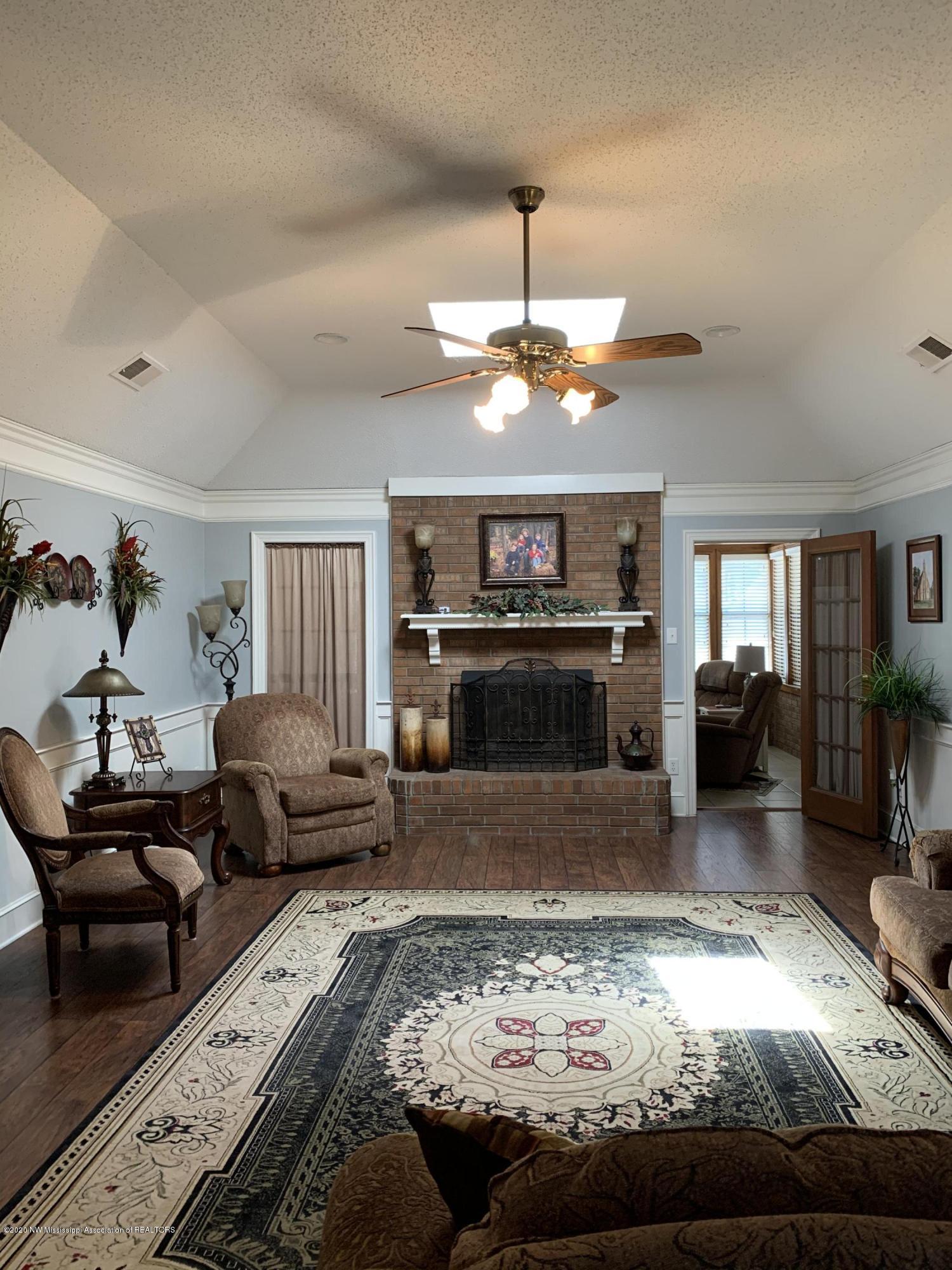1719 West Oak Grove Road Hernando, MS 38632 - Photo 7 of 33 D35449A0-9704-4F75-9FDA-C007BBF726F7