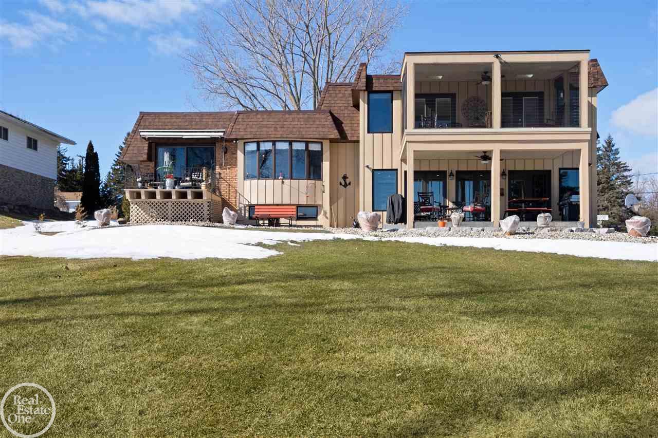4289 Lakeshore Road Lexington, MI 48450 - Photo 5 of 55 50035768-4.JPG