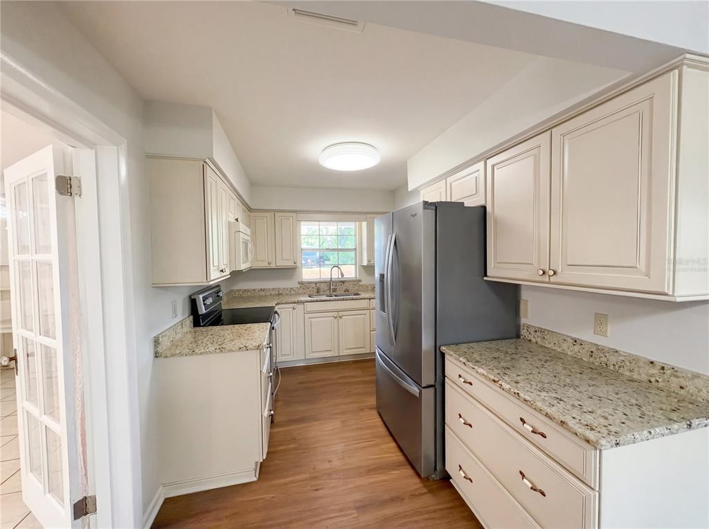 67 South 7th Street Dundee, FL 33838 - Photo 2 of 19