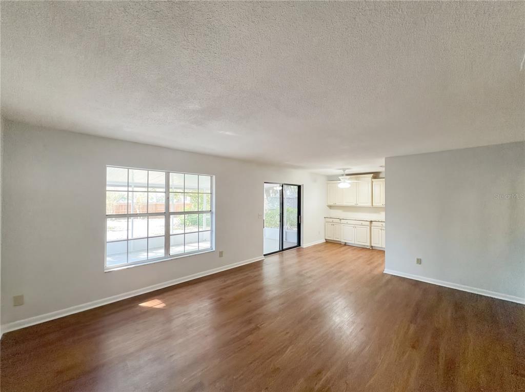 67 South 7th Street Dundee, FL 33838 - Photo 3 of 19