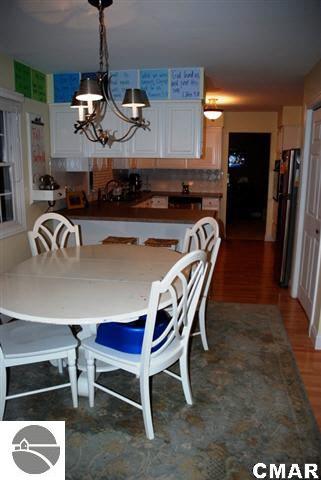 940 Glencoe Road Alma, MI 48801 - Photo 6 of 25 1773309-5.JPG
