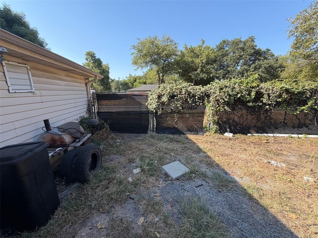2121 Elton Road Haltom City, TX 76117 - Photo 20 of 22 Gallery Image 20