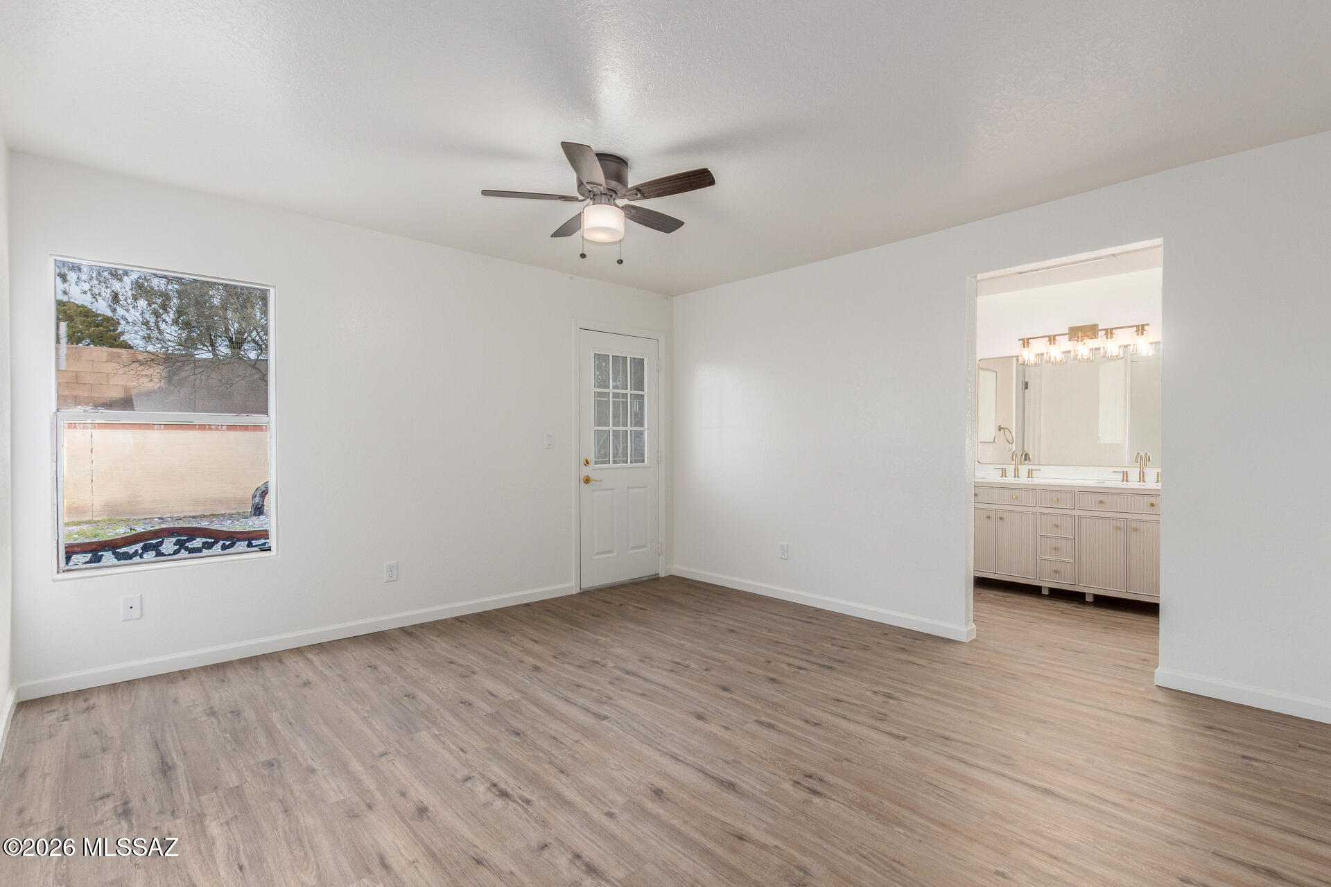 4730 North Laird Way Tucson, AZ 85705 - Photo 8 of 24