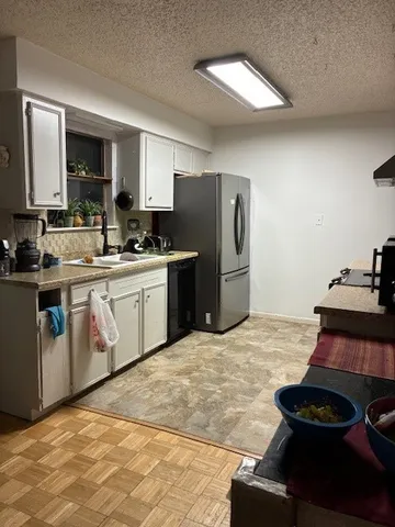 $1,300 | 3141 Crest Colony Lane, Corpus Christi, TX 78415