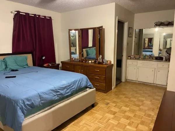 $1,300 | 3141 Crest Colony Lane, Corpus Christi, TX 78415