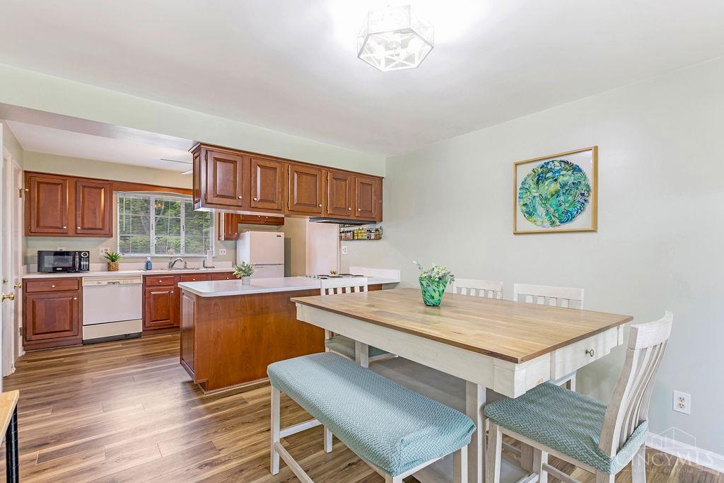 792 Asbury Road Cincinnati, OH 45255 - Photo 10 of 36