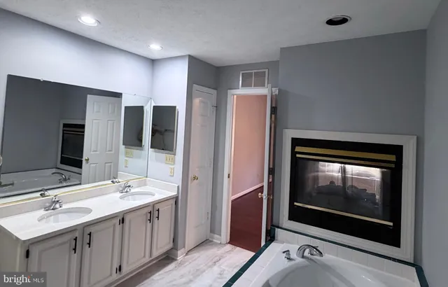 $2,800 | 4209 Oakhill Road, Fredericksburg, VA 22408