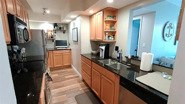 $1,800 | 777 South Federal Highway, Unit RP216, Pompano Beach, FL 33062