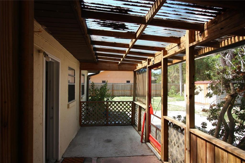 615 Shore Road, Unit 4 Nokomis, FL 34275 - Photo 2 of 5