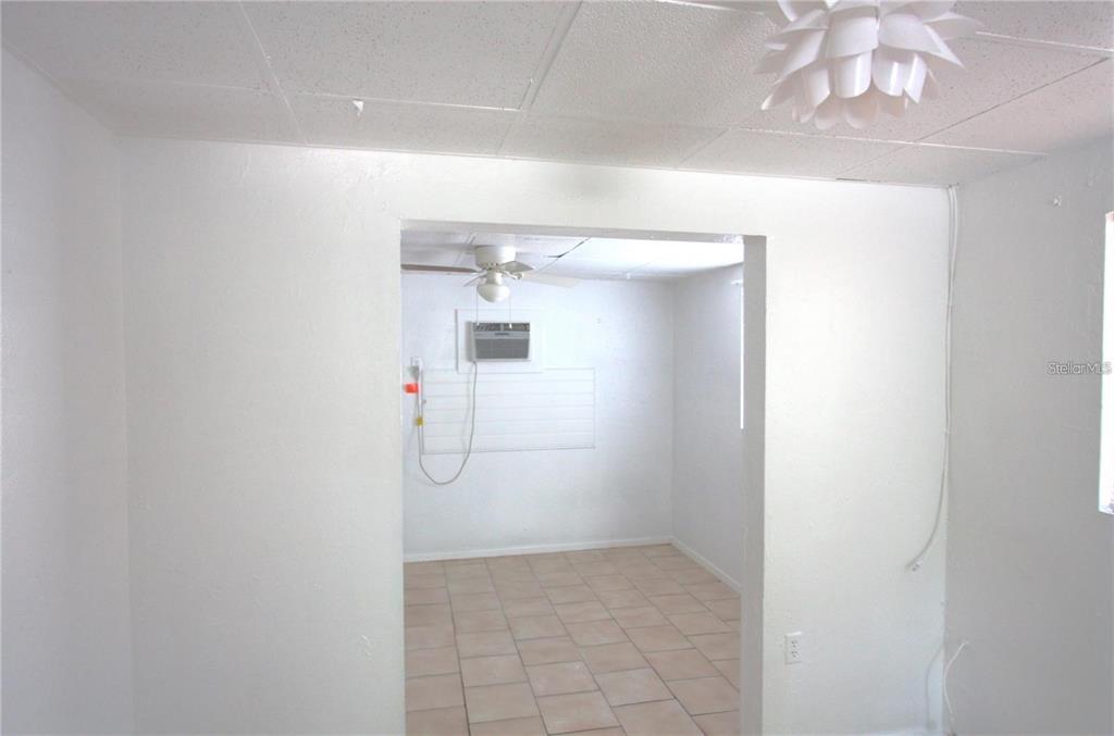 615 Shore Road, Unit 4 Nokomis, FL 34275 - Photo 4 of 5