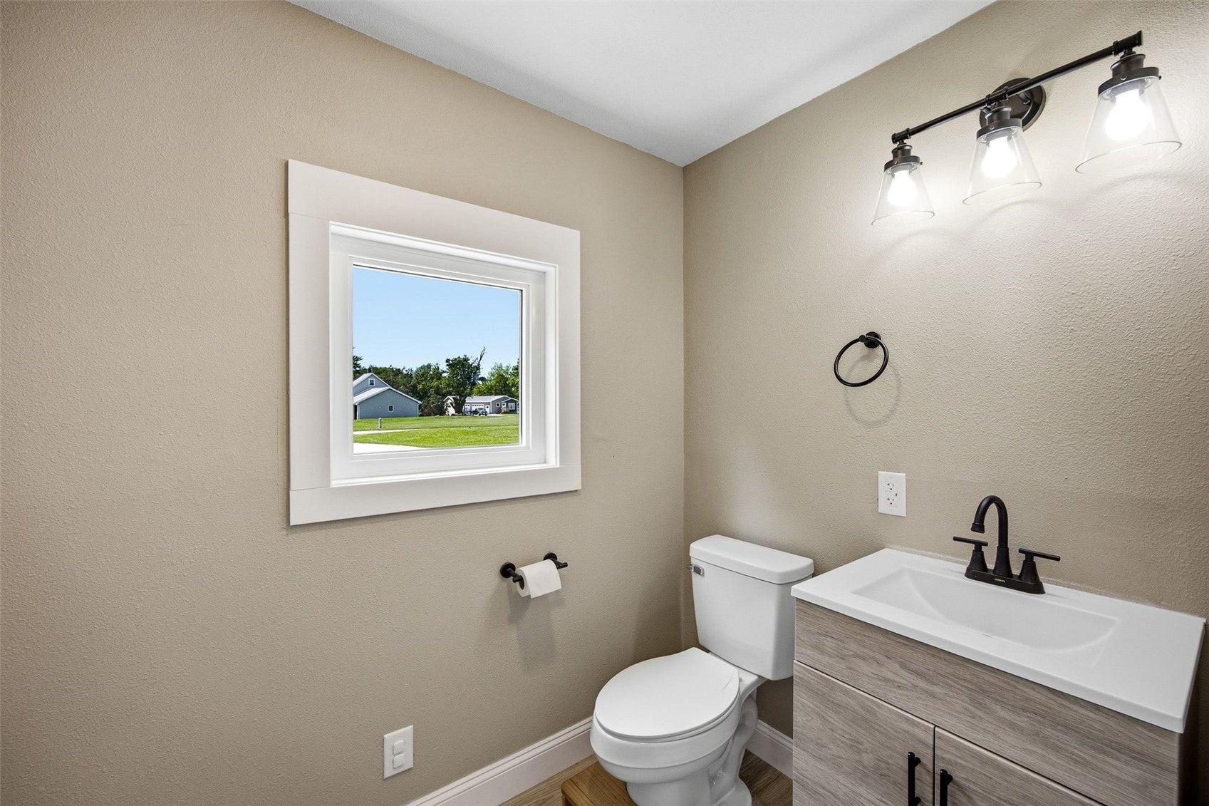 304 Maple Street Urbana, IA 52213 - Photo 13 of 36 Gallery Image 13