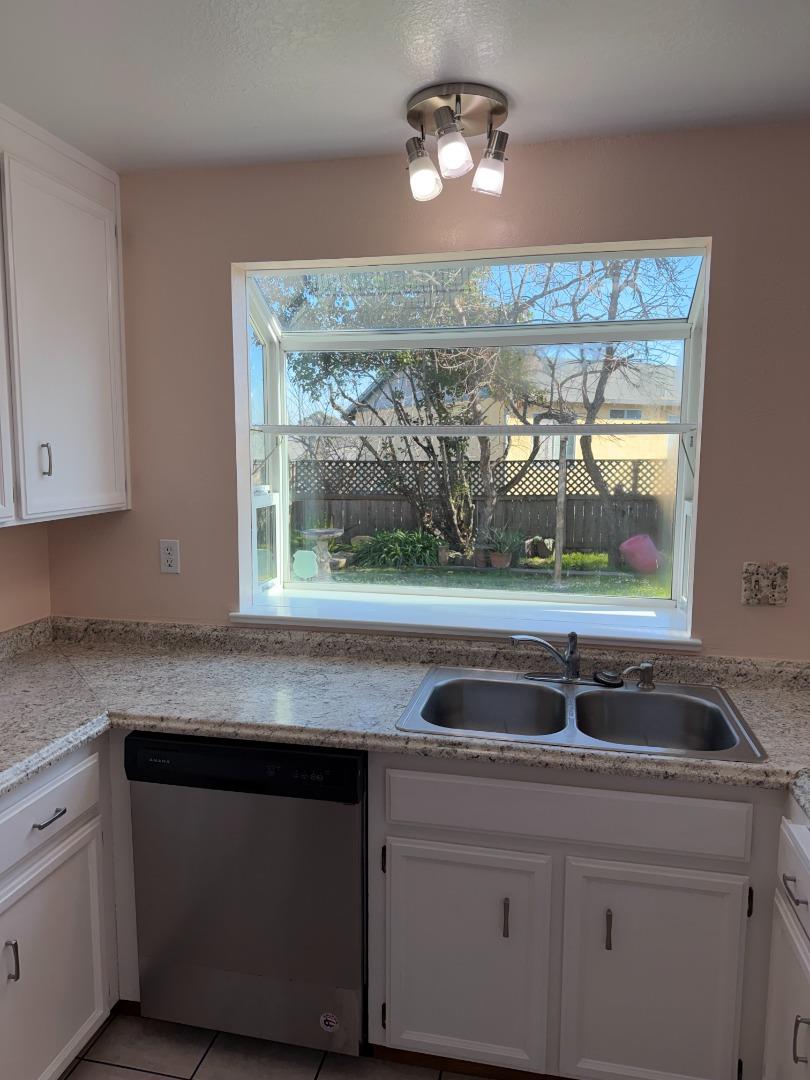 1723 Pheasant Drive Hercules, CA 94547 - Photo 14 of 34