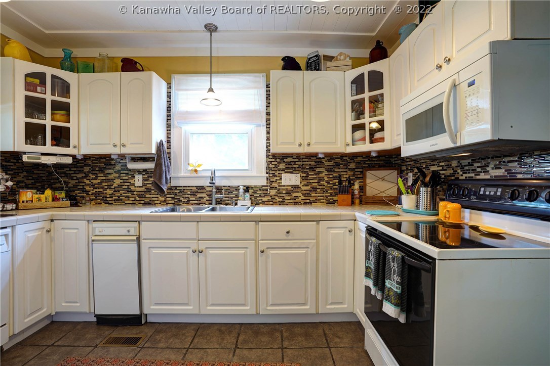 1117 Highland Road Charleston, WV 25302 - Photo 12 of 33 Gallery Image 12