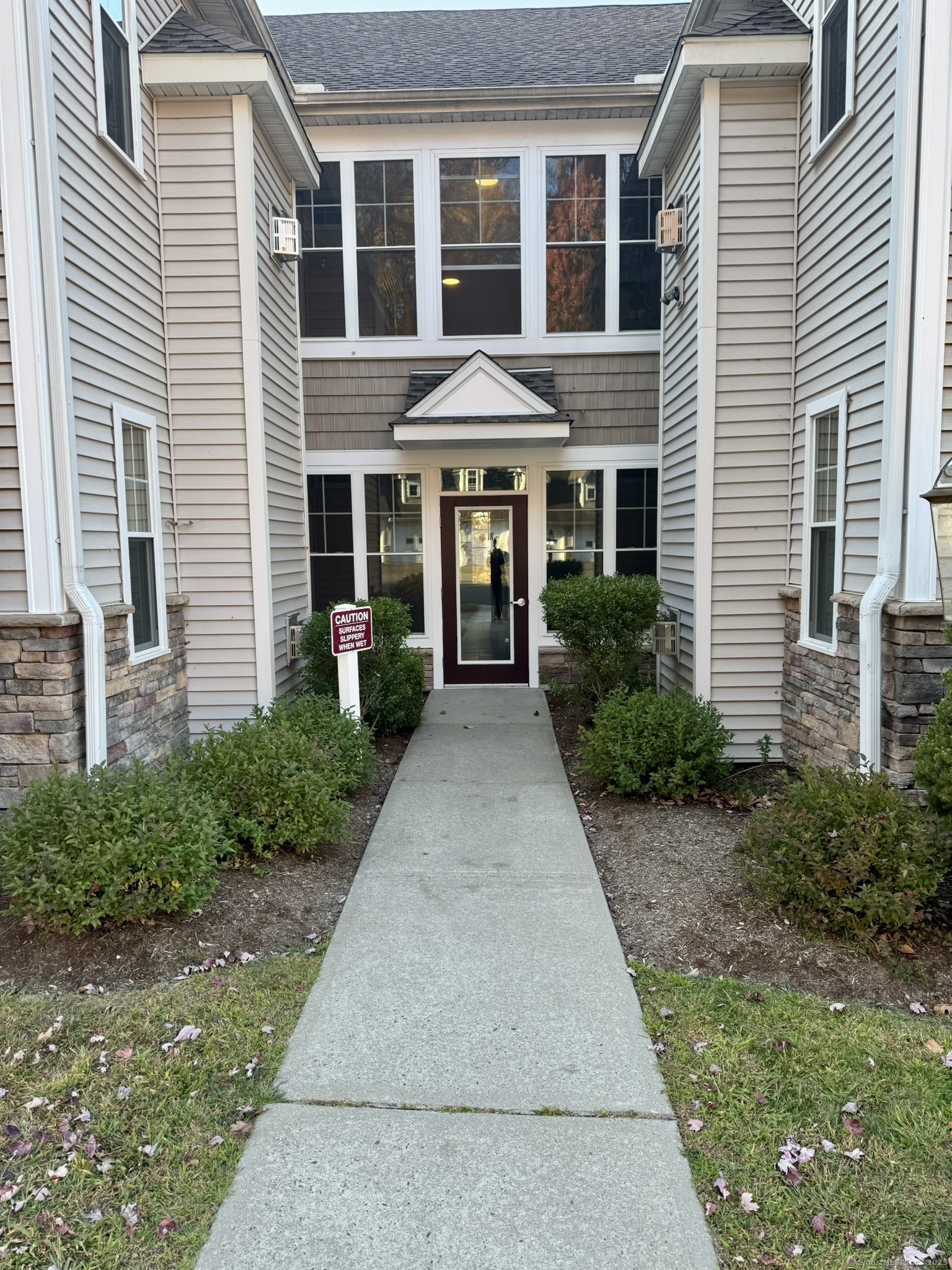 95 South Ridge Lane, Unit D204 Berlin, CT 06037 - Photo 3 of 28