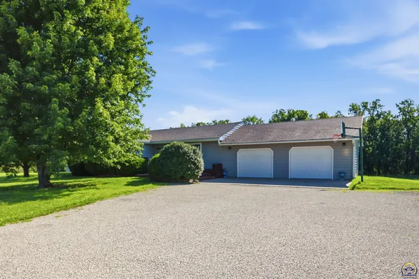 $404,900 | 16345 Shadow Circle, Wamego, KS 66547
