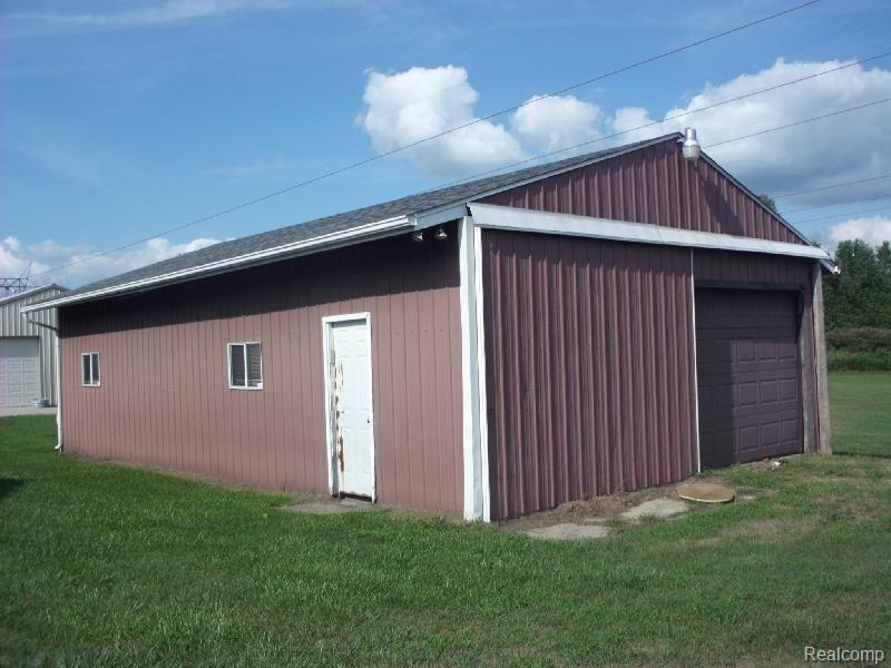 8410 Arbela Road Millington, MI 48746 - Photo 16 of 25 Barn 1.JPG