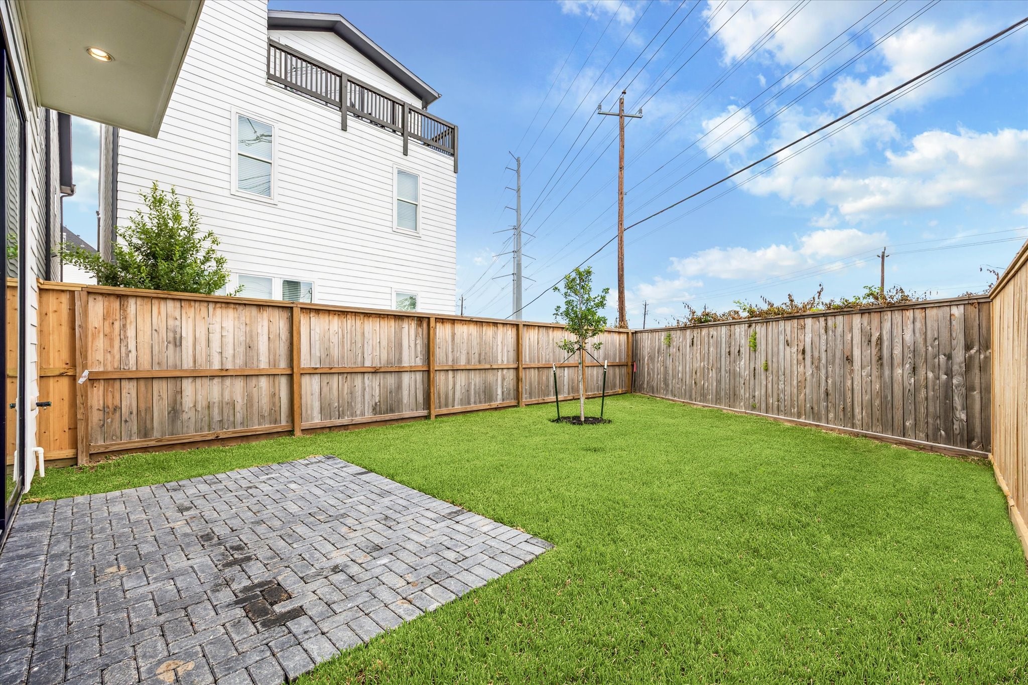 Spacious private backyard and 4 bedroom house with game room/rooftop terrace