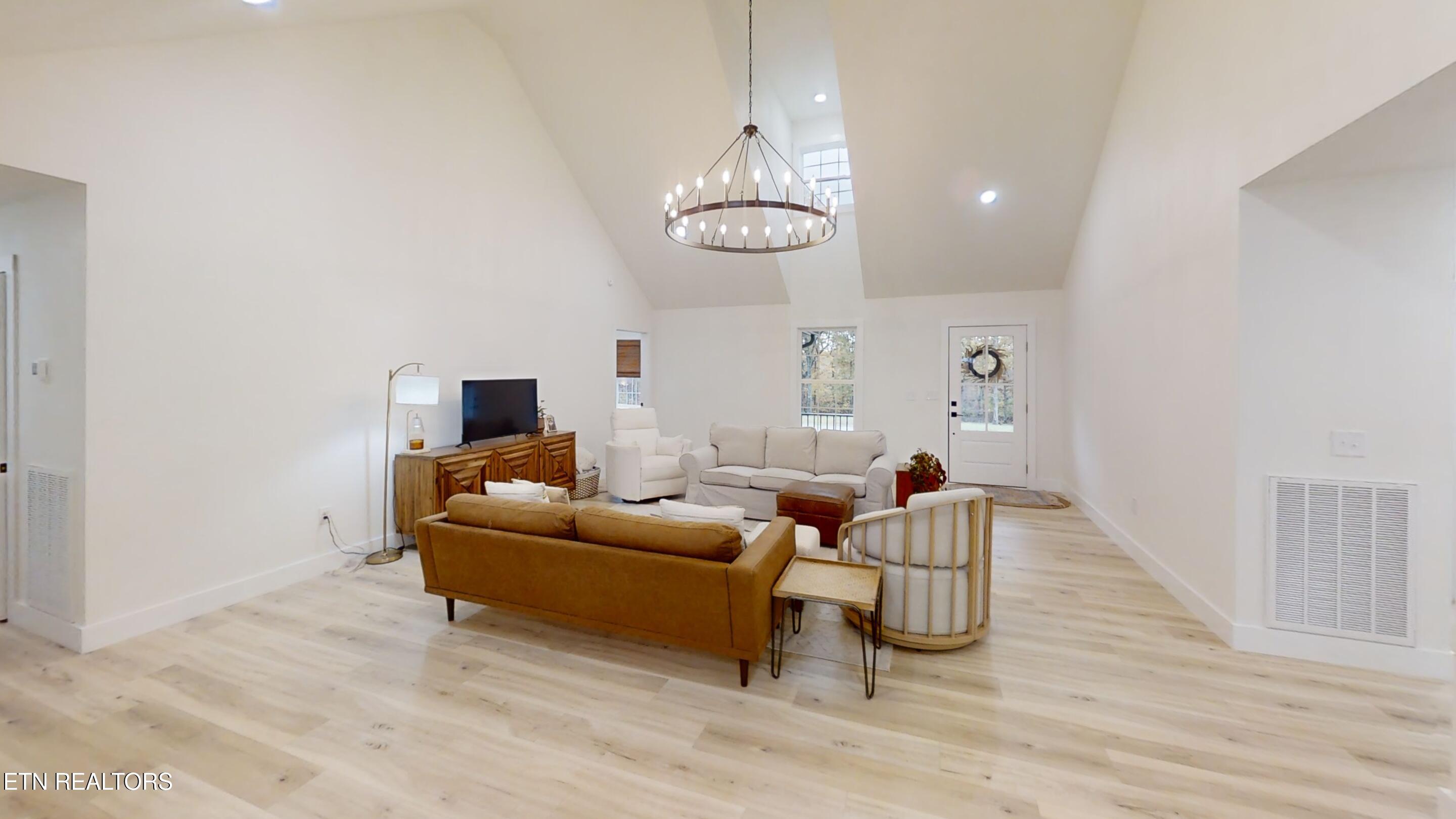 127 Bluff View Loop Crossville, TN 38571 - Photo 3 of 33 IMG_7485