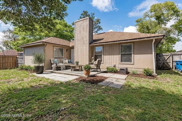 $2,100 | 3317 Cancun Drive East, Jacksonville, FL 32225
