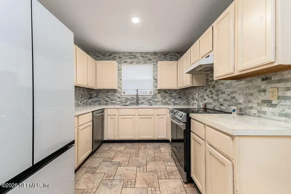 $2,100 | 3317 Cancun Drive East, Jacksonville, FL 32225