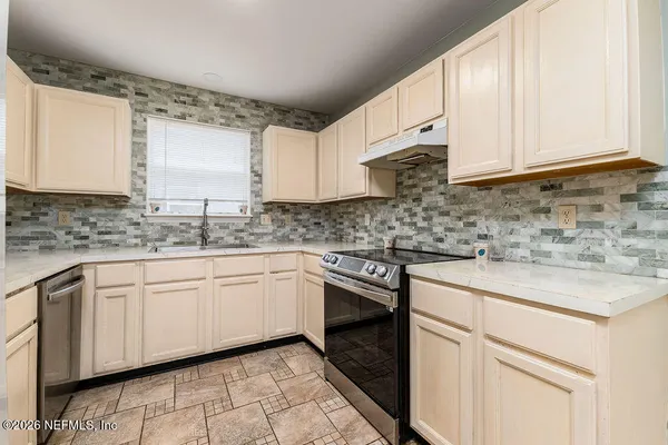 $2,100 | 3317 Cancun Drive East, Jacksonville, FL 32225