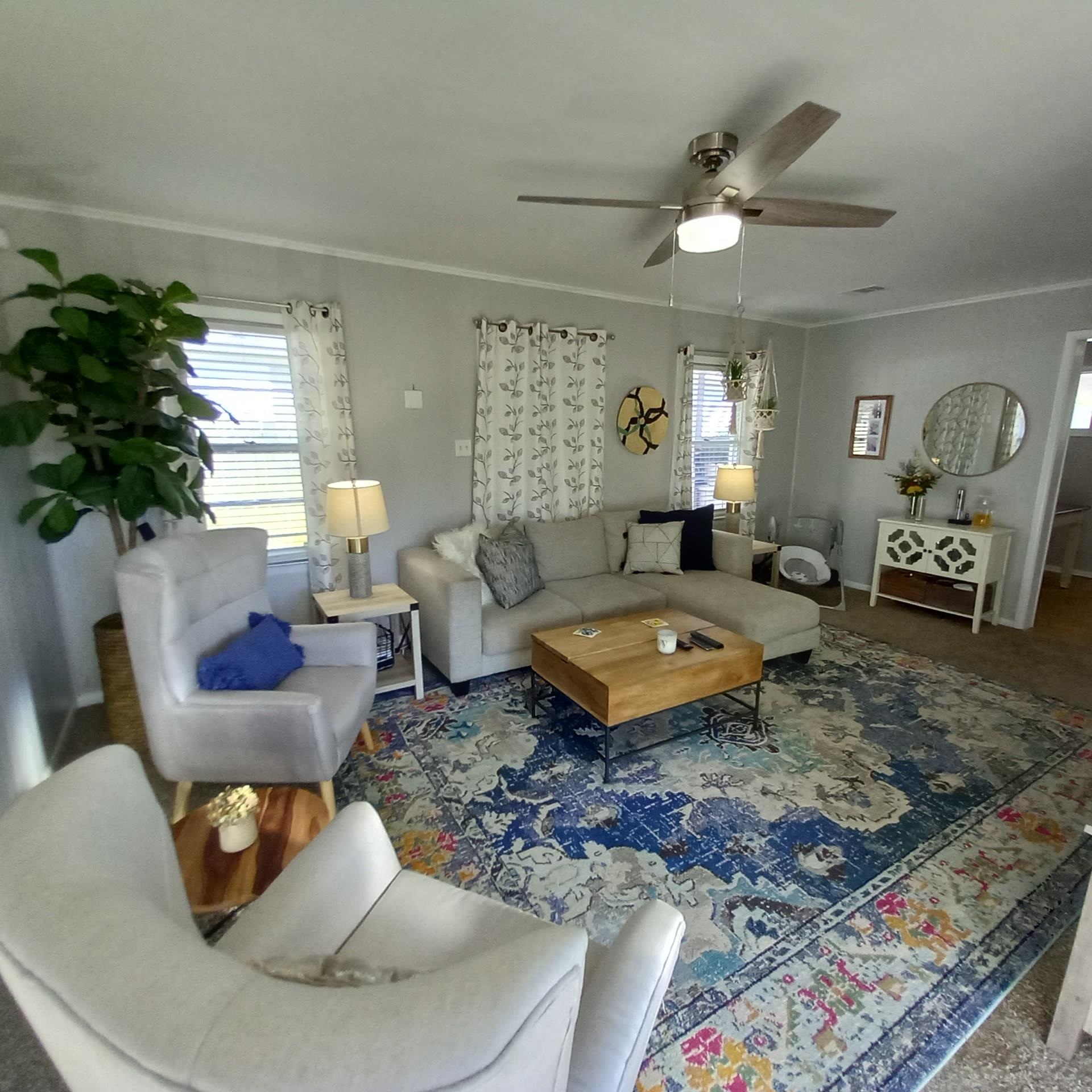 5068 Flamingo Road Memphis, TN 38117 - Photo 3 of 20 a living room with furniture rug and window