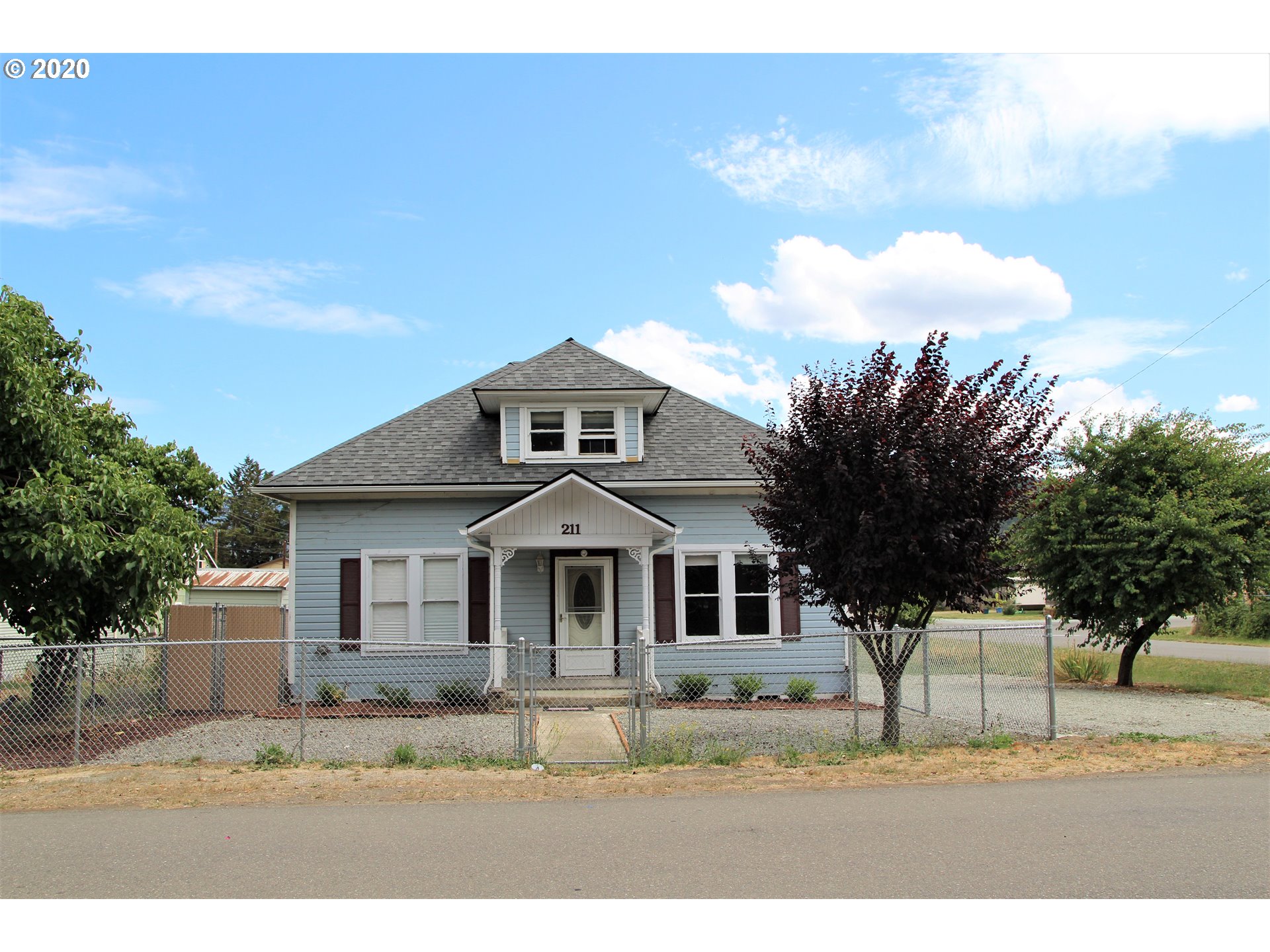 211 4th Avenue Riddle, OR 97469 - Photo 1 of 20